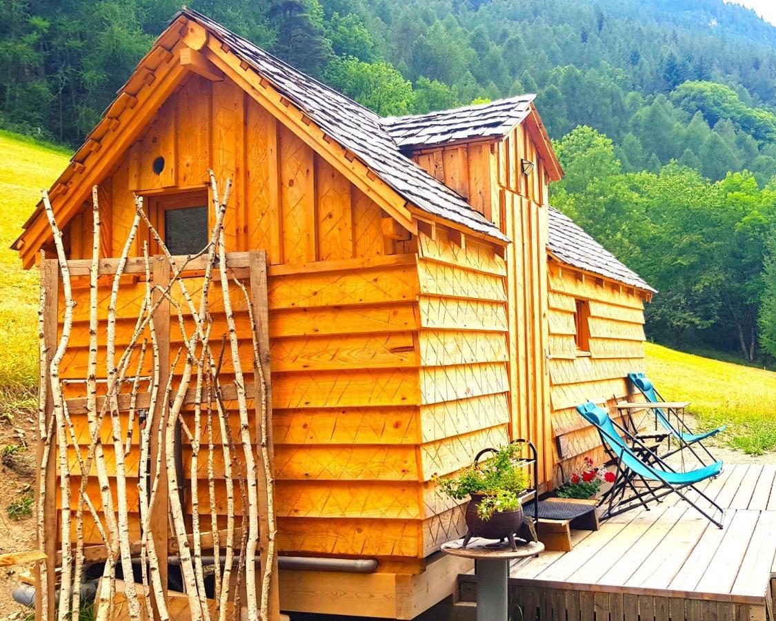 Отель Le Noyer Du Baron Le Lauzet-Ubaye Экстерьер фото